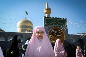 Iran : La « fête des anges » au sanctuaire de l'Imam Reza (P)