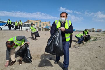 پاکسازی ورودی میاندوآب از زباله