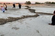 زمین در روستای دشتی لارستان دهان گشود