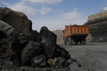 تولید سنگ پا در روستای «قزلجه‌کند»