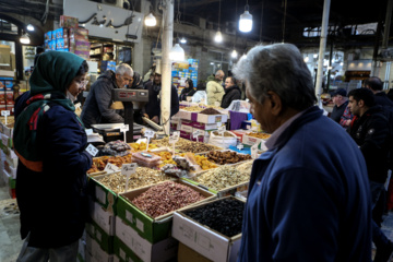 Compras para la noche de Yalda en Teherán