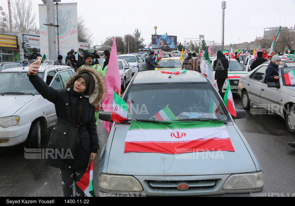 حضور دهه نودی‌ های تبریز در جشن انقلاب