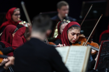 L'orchestre de chambre de Saint-Pétersbourg se produit à Téhéran 