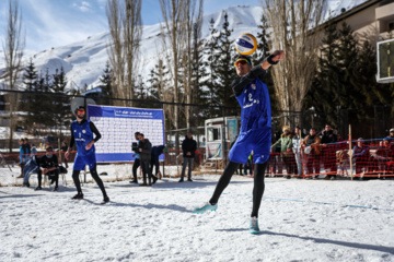 Iran: tournoi national de volley-ball sur neige à Dizin