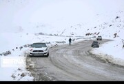 بارش شدید برف جاده گناباد -کریمو در خراسان رضوی را مسدود کرد