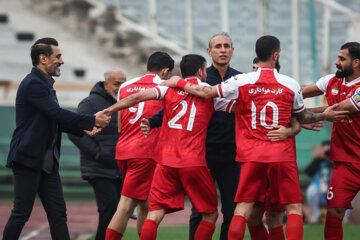 لیگ برتر فوتبال- پرسپولیس و هوادار