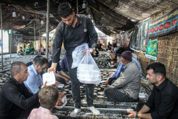 تردد زائران در مرز تمرچین