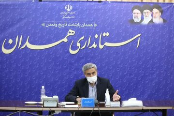 استاندار همدان بر تسریع روند واکسیناسیون کرونا در استان تاکید کرد
