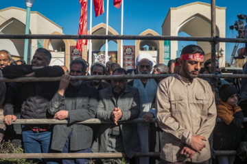 Iran : enterrement des corps de soldats martyrs inconnus à Yazd