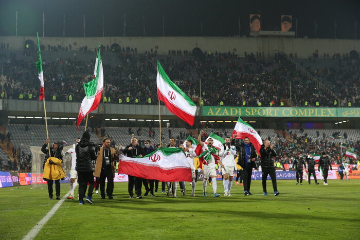 شادی در ورزشگاه آزادی پس از صعود به جام جهانی ۲۰۲۲ قطر