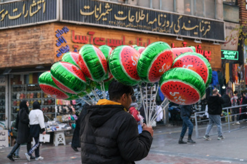 Les Téhéranais s’apprêtent à célébrer Shab-e Yalda. 