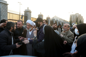 تجمع مقابل مجلس شورای اسلامی