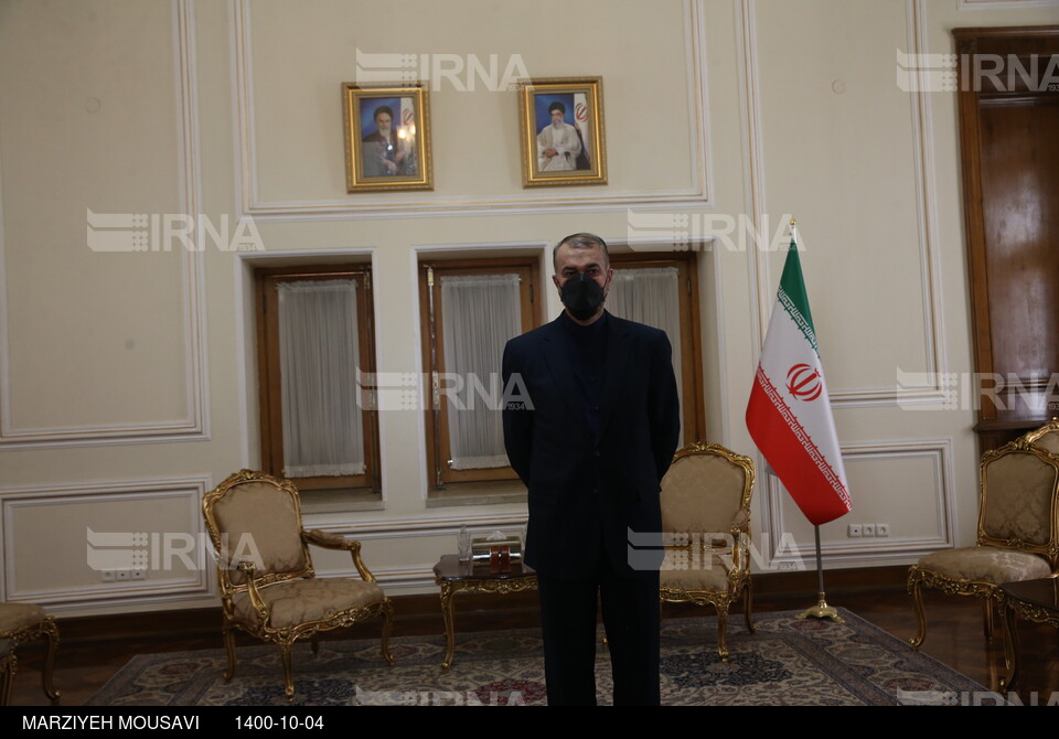 دیدار معاون سیاسی وزیر خارجه عمان با وزیر امور خارجه ایران