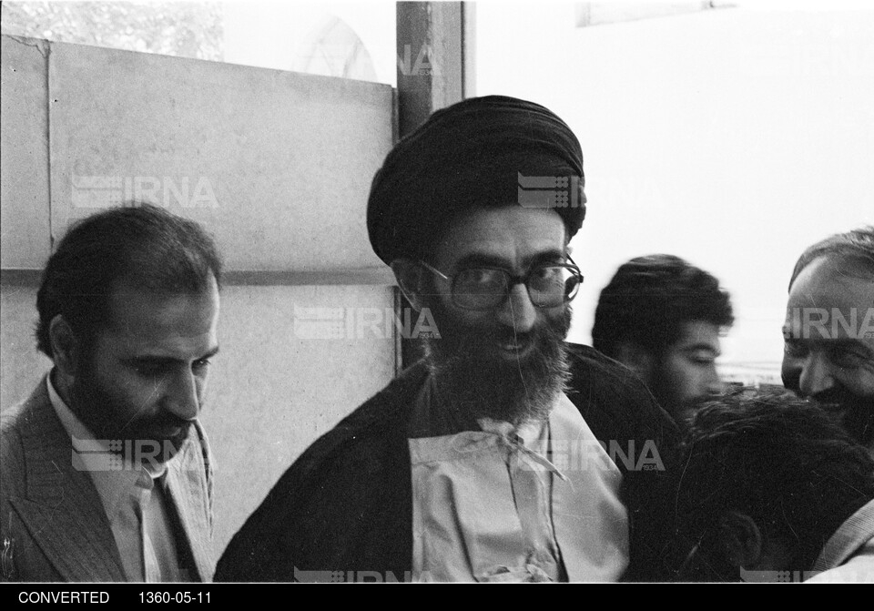 دیدار مسئولان نظام با امام خمینی در جماران