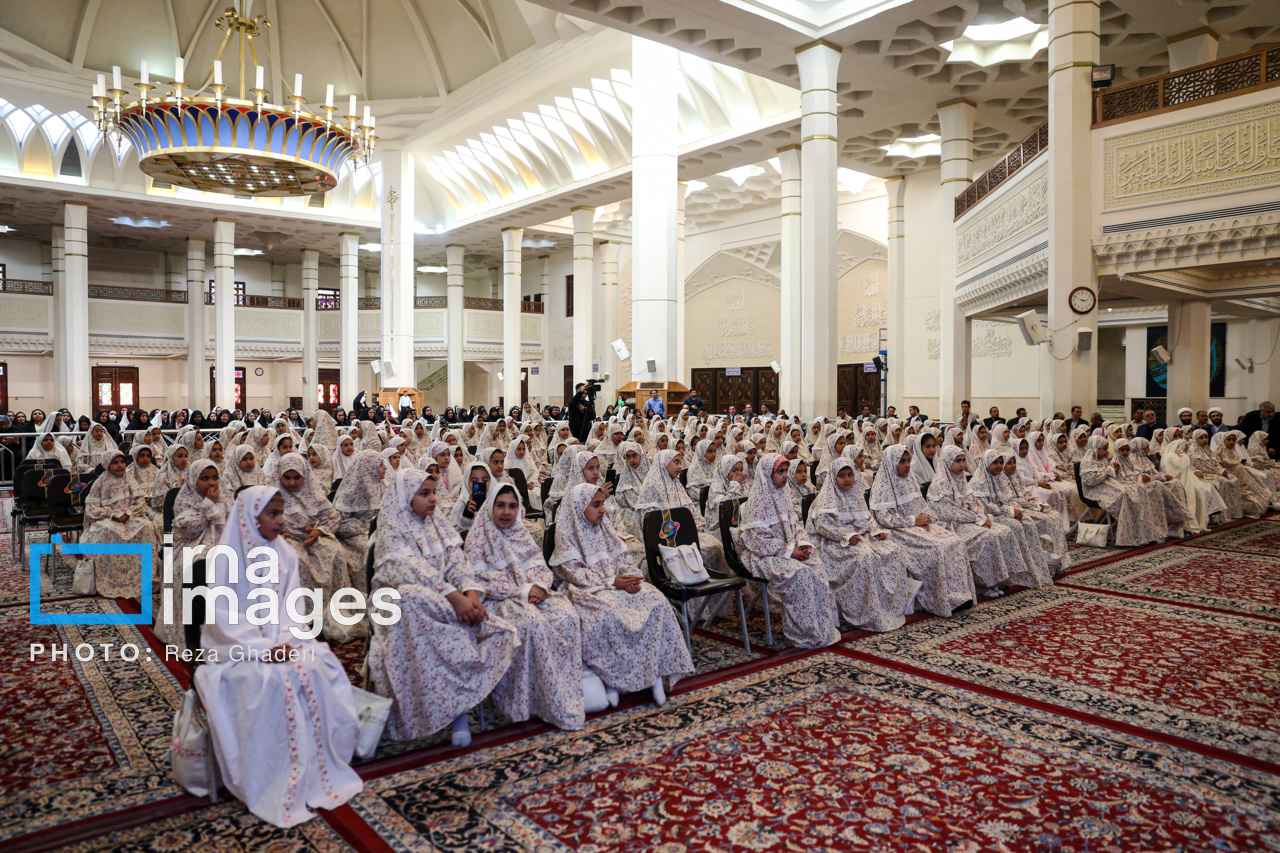 جشن تکلیف «دختران ماه»