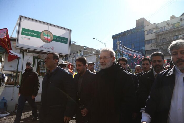 حضور ملت در راهپیمایی ۲۲ بهمن باعث قدرت گرفتن انقلاب شد