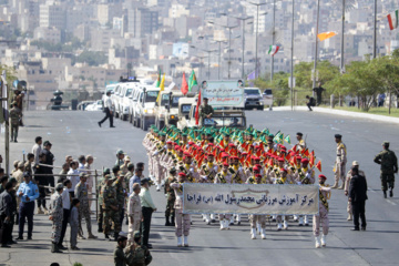 Le défilé des forces armées iraniennes à l’occasion de la Semaine sacrée de la défense