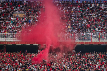 لیگ برتر فوتبال- تراکتور و پرسپولیس