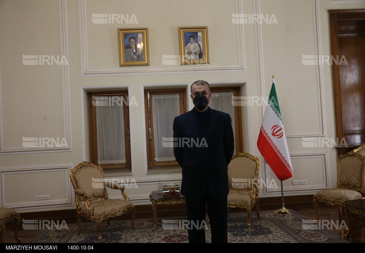 دیدار معاون سیاسی وزیر خارجه عمان با وزیر امور خارجه ایران