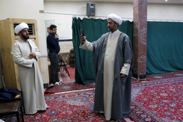 Iran : cérémonies de remise des turbans aux étudiants de l'école de théologie de Qom 