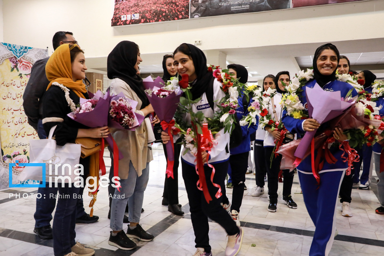 استقبال از تیم فوتبال بانوان خاتون بم - کرمان