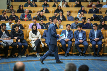 Ceremonia de honrar a los medallistas de olimpiadas científicas 2024