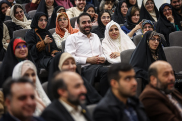 Iran-Université Sharif : une cérémonie collective de mariage offerte à 100 couples étudiants