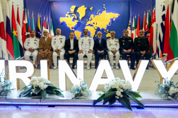 Conmemoración del Día de la Marina del Ejército iraní en Kish 