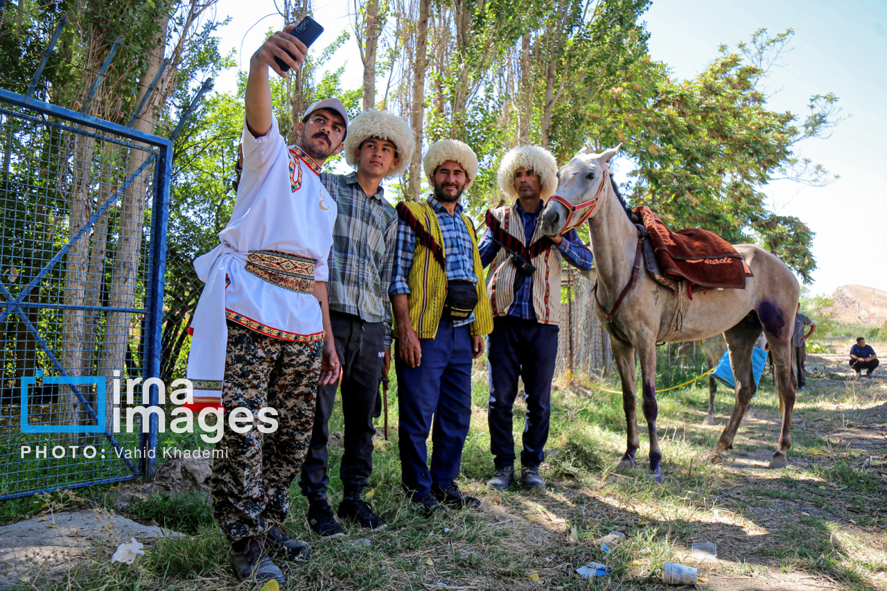 کاروان سوارکاران بجنورد در راه مشهد الرضا (ع)