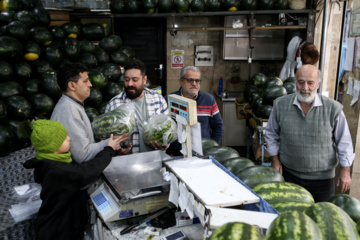 خرید شب چله در تهران