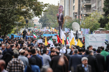 La marcha del 13 de Abán en Teherán