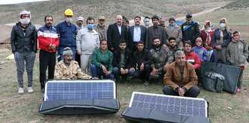 نخستین سامانه‌های خورشیدی عشایر کوچنده در قوچان نصب شد