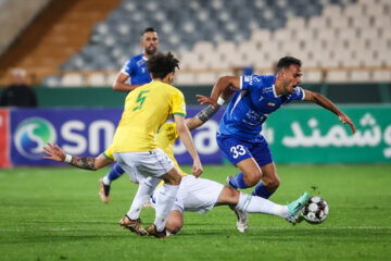 Iran's Pro League: Esteghlal vs. Sanat Naft