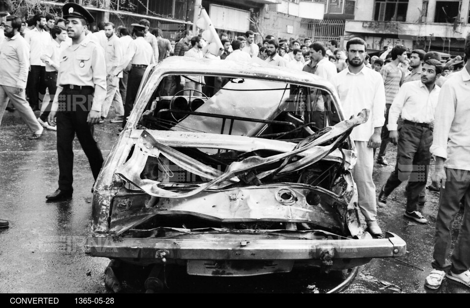 انفجار بمب در خیابان فردوسی تهران به دست گروهک فرقان حمله تروریستی گروهک تروریستی فرقان با انفجار بمب در خیابان فردوسی تهران