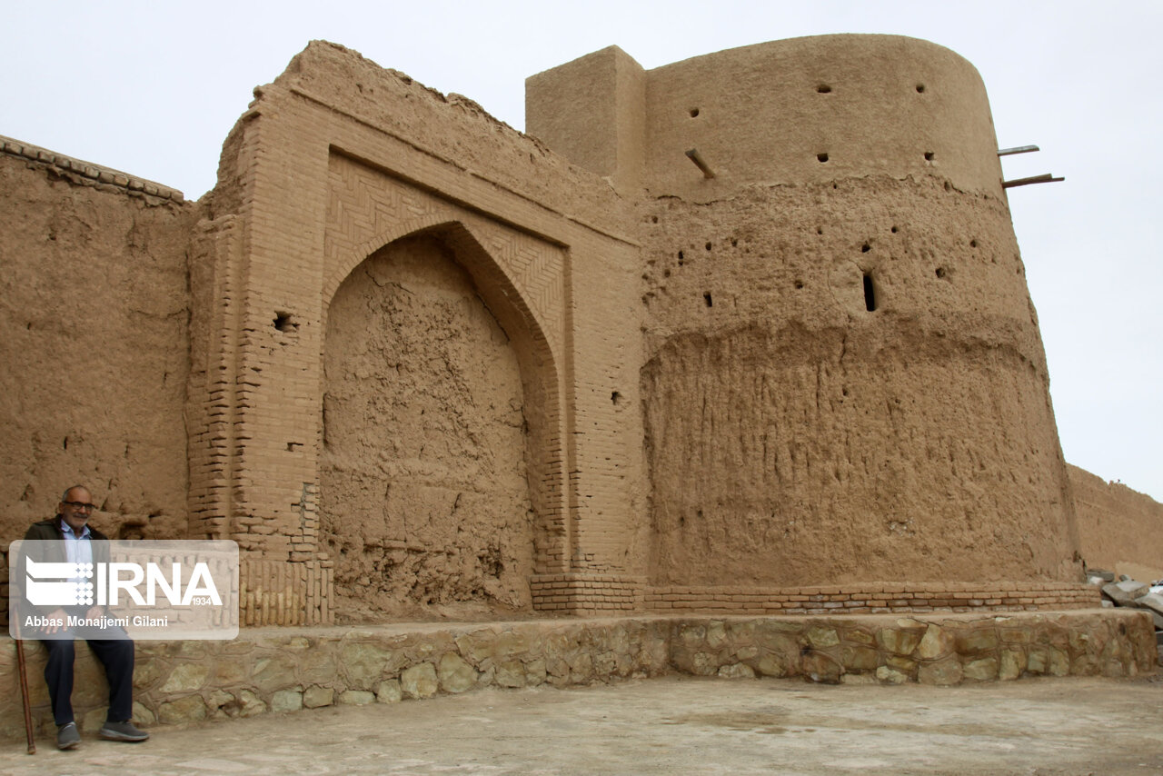 روستای محصور درقلعه "نیزار قم" در انتظار حمایت مسئولان 