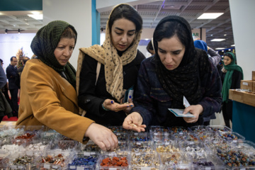 Retour en image de la 16ᵉ exposition de l'or, de l'argent, des bijoux, tenue à Téhéran, capitale iranienne 