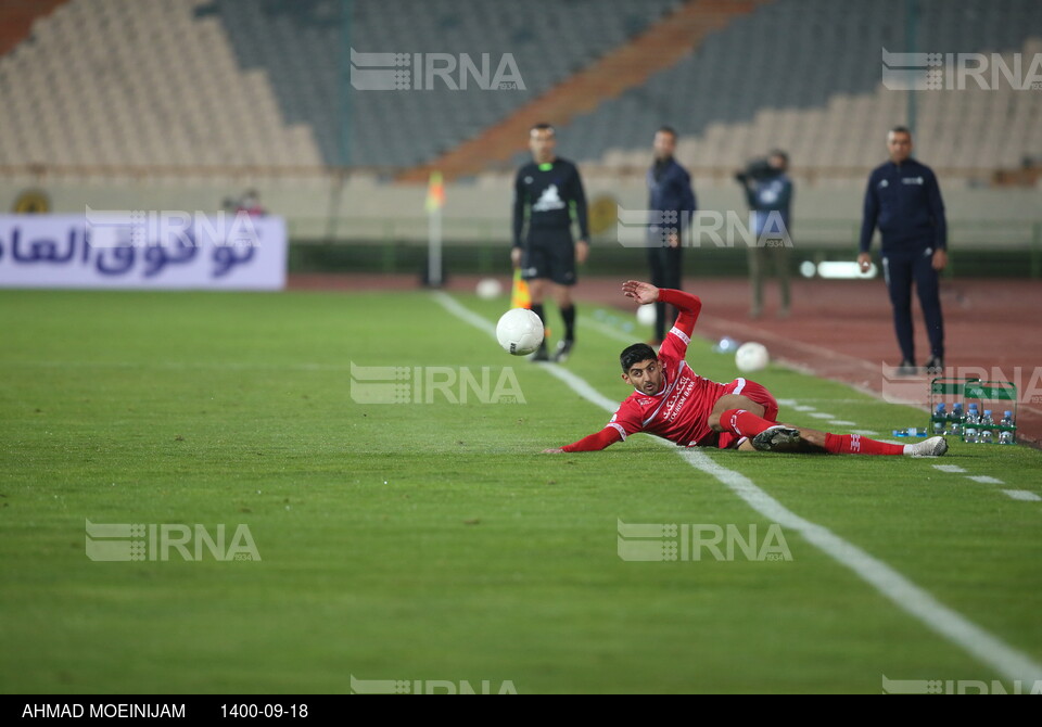 دیدار تیم‌های فوتبال پرسپولیس و هوادار