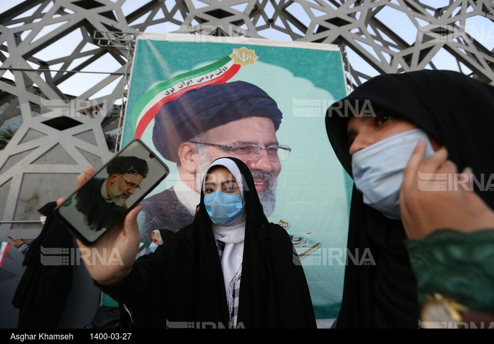 جشن تهرانی‌ها برای رییس جمهور منتخب