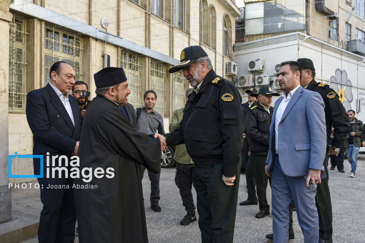 دیدار فرمانده انتظامی تهران با مسیحیان به مناسبت سال نو میلادی