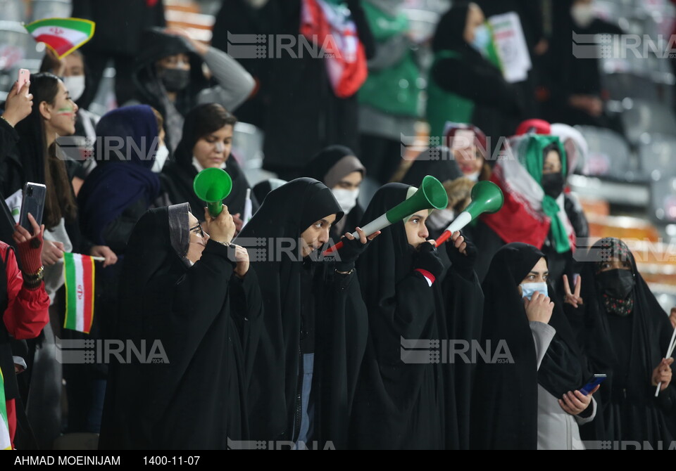 شادی در ورزشگاه آزادی پس از صعود به جام جهانی ۲۰۲۲ قطر