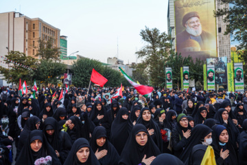 Martyre de Nasrallah : Cérémonie de deuil des délégations estudiantines et publiques à Téhéran

