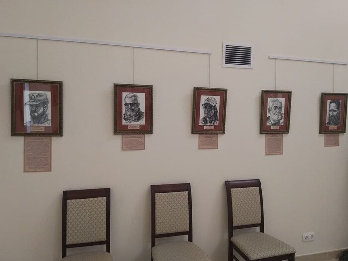 تصاویر سردار دلها تزیین بخش نمایشگاه مدافعان سوریه درمسکو