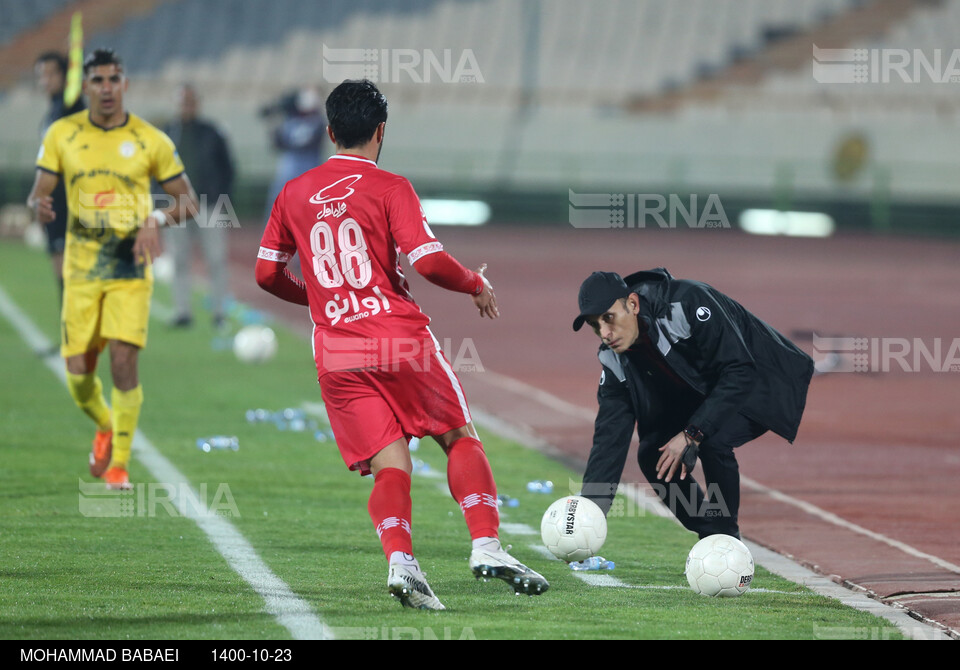 دیدار تیمهای فوتبال پرسپولیس و فجر سپاسی شیراز