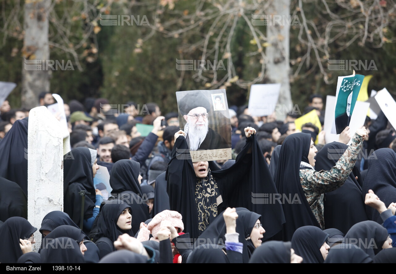 تجمع دانشجویان دانشگاه های تهران در پی شهادت سپهبد سلیمانی