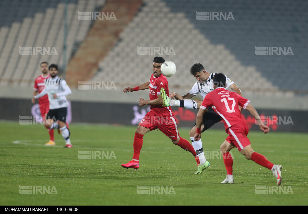 دیدار تیم فوتبال پرسپولیس و نفت مسجدسلیمان