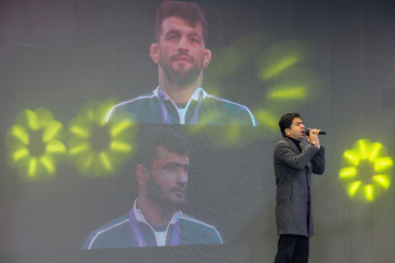 Hommage aux médaillés olympiques et paralympiques de Paris 