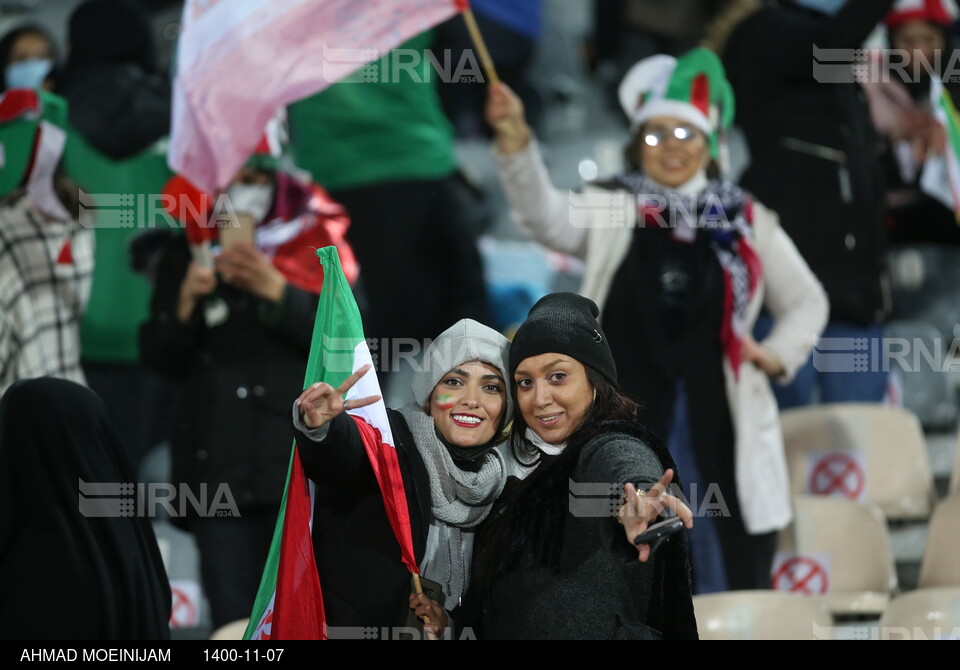 شادی در ورزشگاه آزادی پس از صعود به جام جهانی ۲۰۲۲ قطر