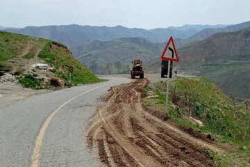 آغاز عملیات بهسازی راه‌های ارتباطی در مهاباد