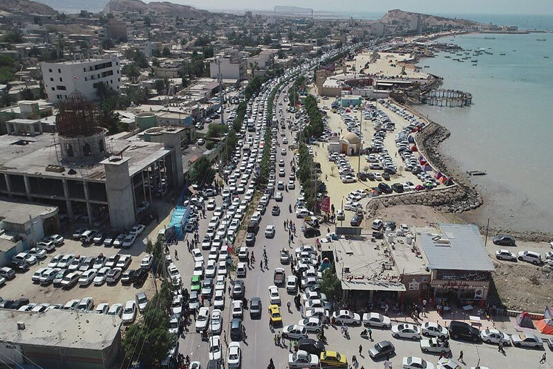 بلوار ساحلی درگهان قشم روشن می شود