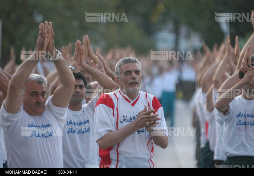 ورزش صبحگاهی و همگانی در پارک ملت